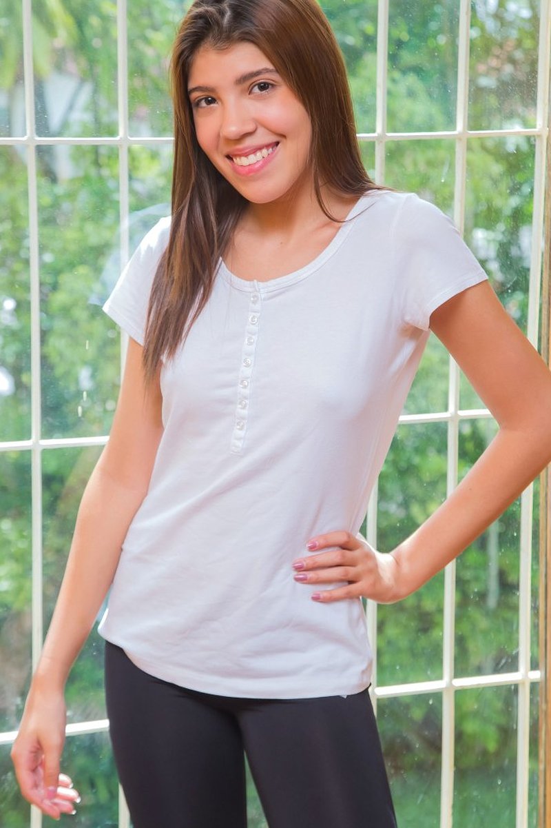 Александра, 24 года, 2 размер груди